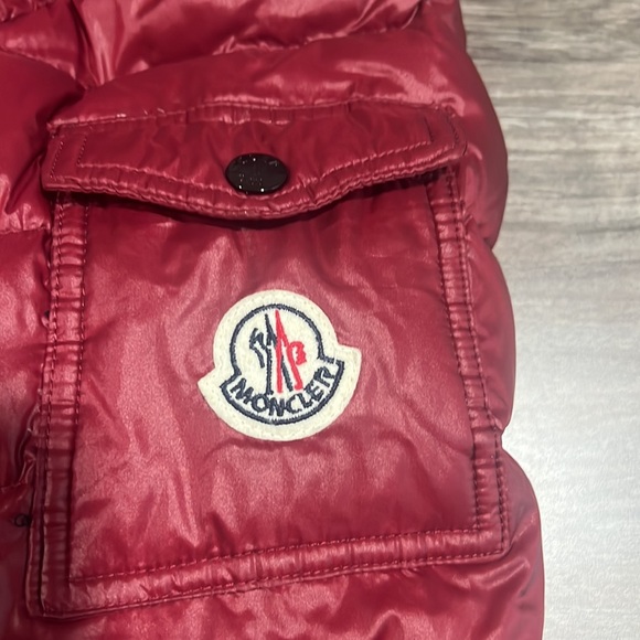 Women’s Burgundy Puffer Moncler Jacket Size 3 - Picture 4 of 6